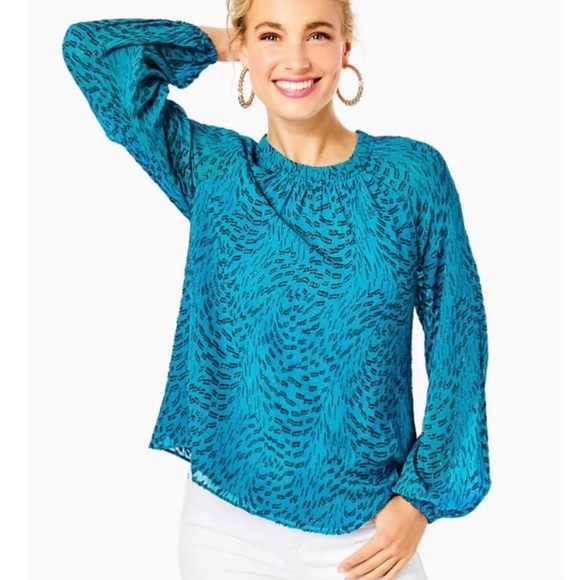 Lilly Pulitzer Tops - Lilly Pulitzer Caline Teal Bay Silk Swirl Clip Glitter
Color Teal Bay Glitter
